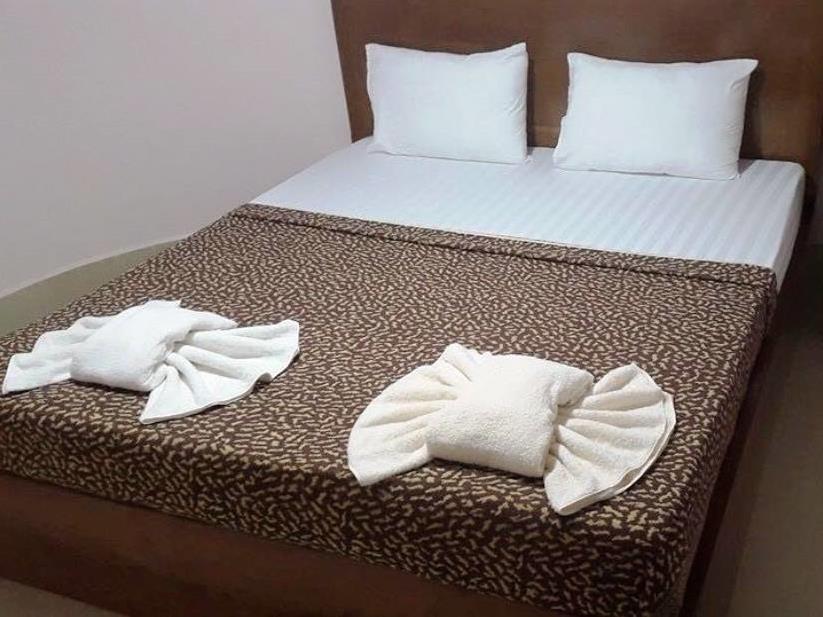 באטאמבנג First Hotel מראה חיצוני תמונה