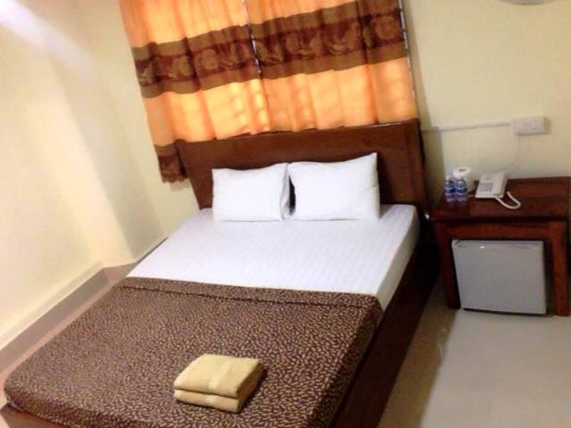 באטאמבנג First Hotel מראה חיצוני תמונה