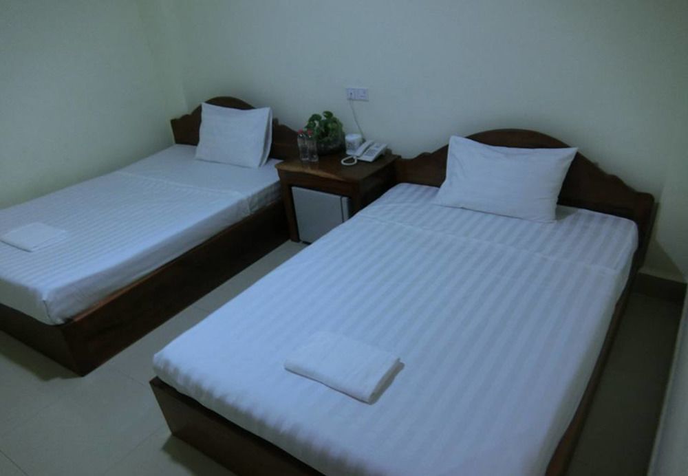 באטאמבנג First Hotel מראה חיצוני תמונה