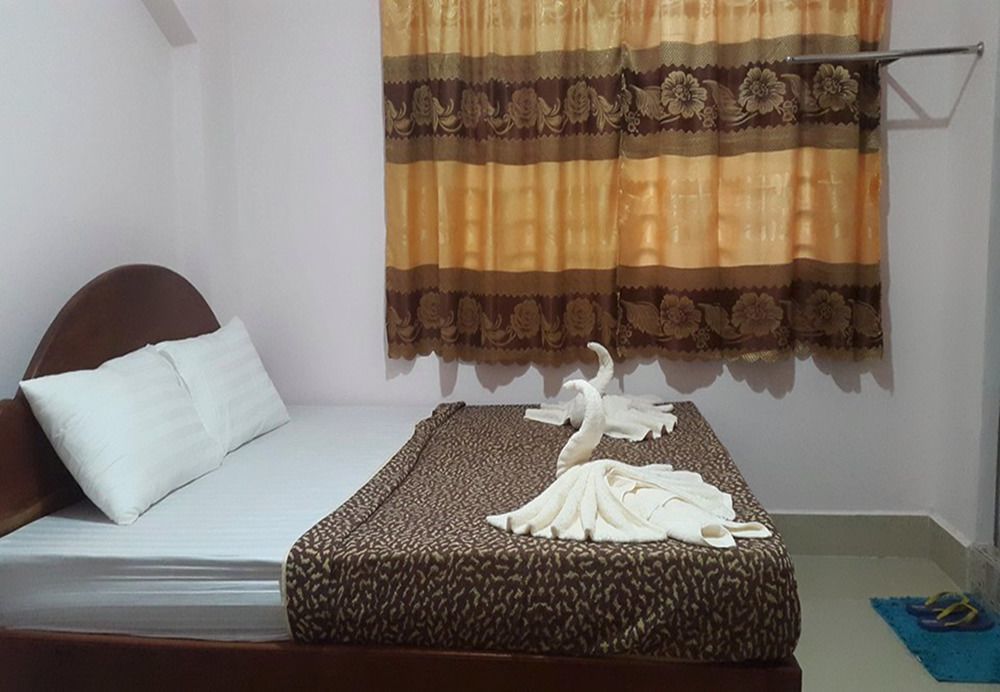באטאמבנג First Hotel מראה חיצוני תמונה