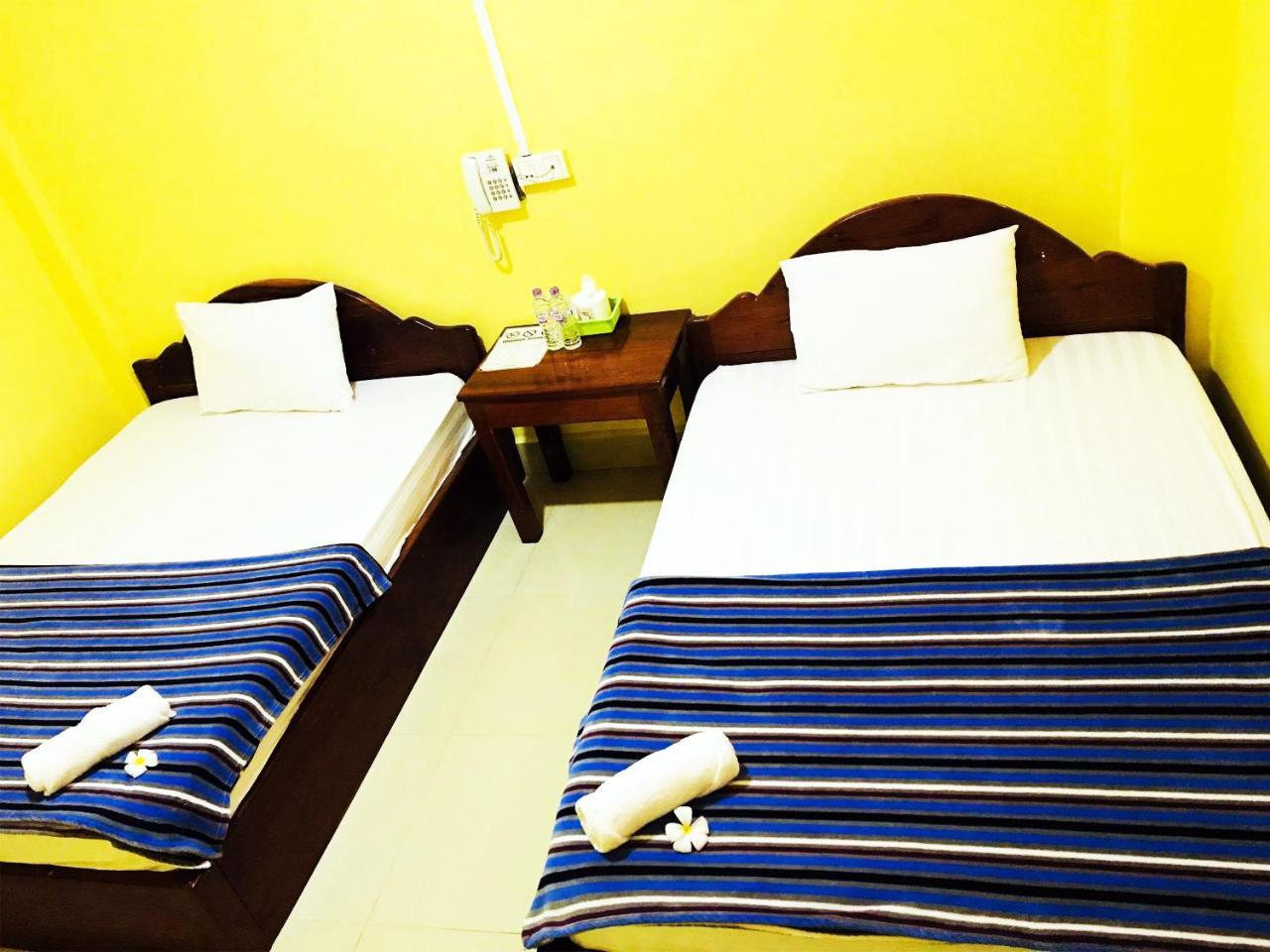 באטאמבנג First Hotel מראה חיצוני תמונה