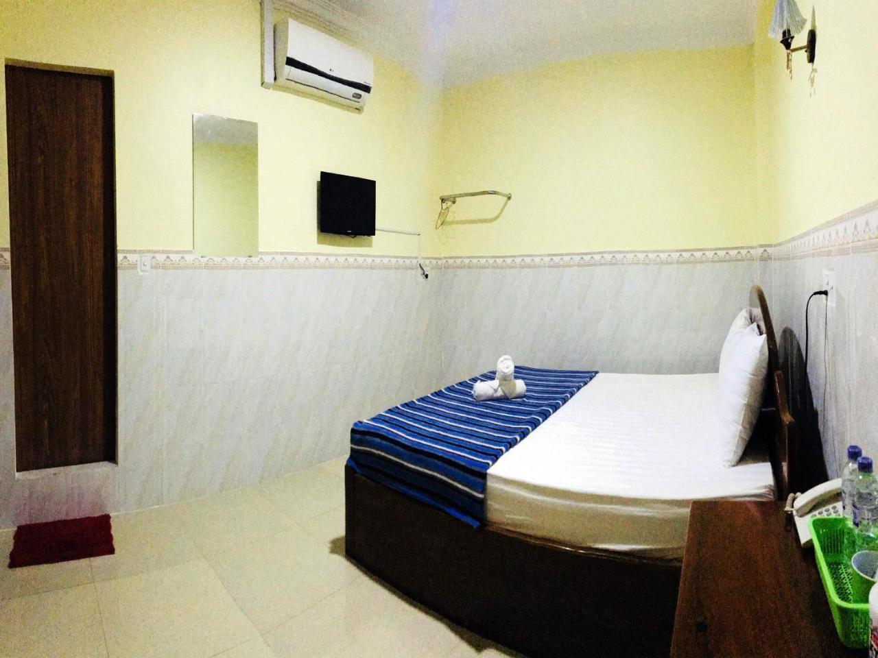 באטאמבנג First Hotel מראה חיצוני תמונה